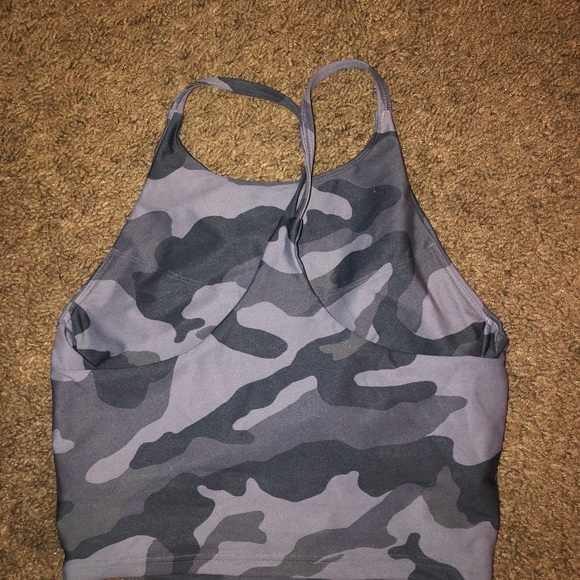 Cropped workout top - Picture 2 of 3